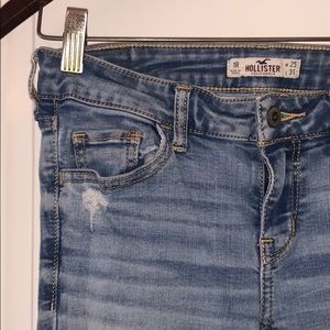 Light wash Hollister Distressed Skinny Jean